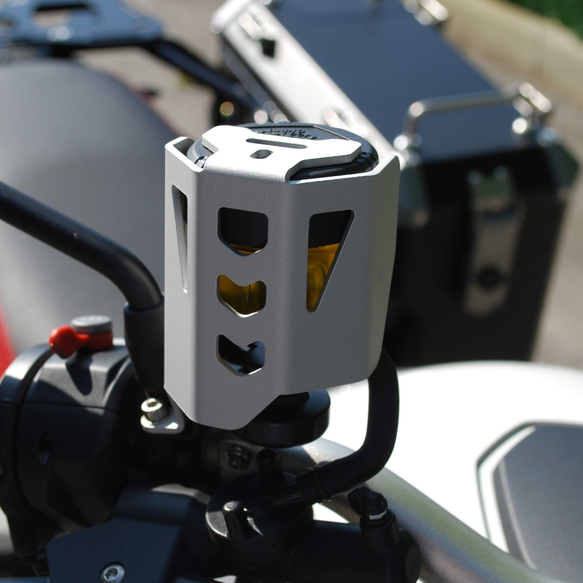 Image 1 - Protezione serbatoio freno anteriore per BMW