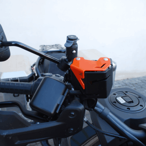 Thumbnail 1 - Protezione serbatoio olio freno anteriore